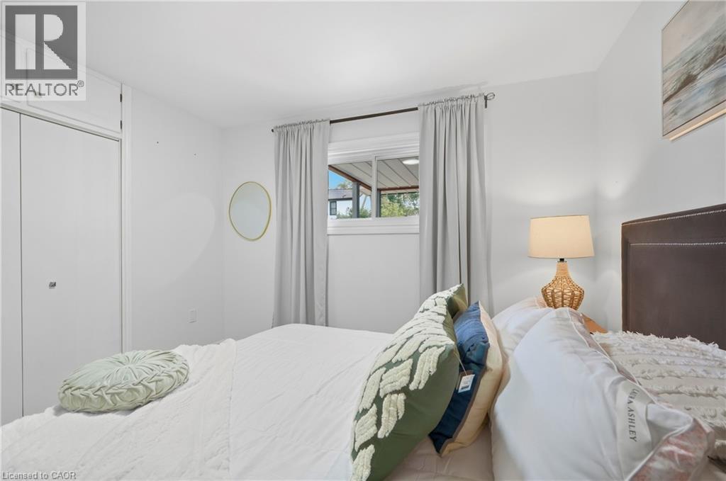 215 West 33rd Street Property Photo 22