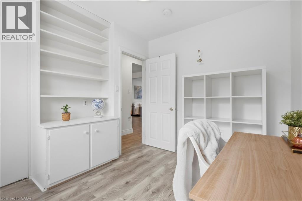 215 West 33rd Street Property Photo 24
