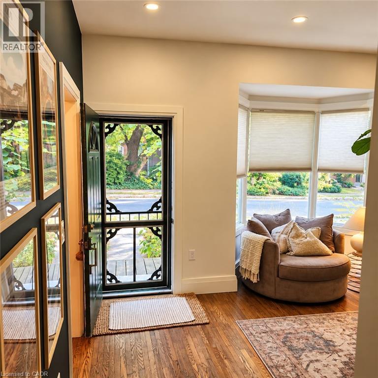 6 Dufferin Street Property Photo 6