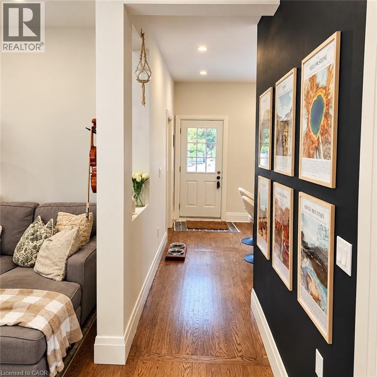 6 Dufferin Street Property Photo 11
