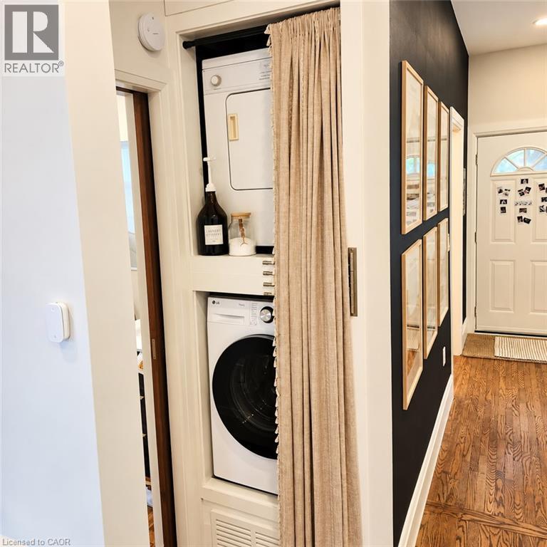 6 Dufferin Street Property Photo 13