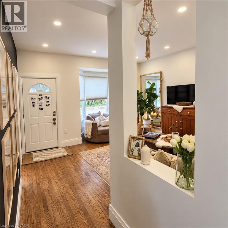 6 Dufferin Street Property Photo 15