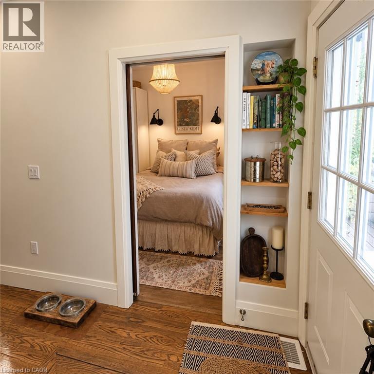 6 Dufferin Street Property Photo 19