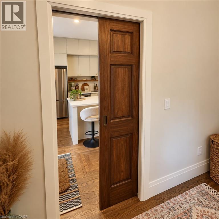 6 Dufferin Street Property Photo 24