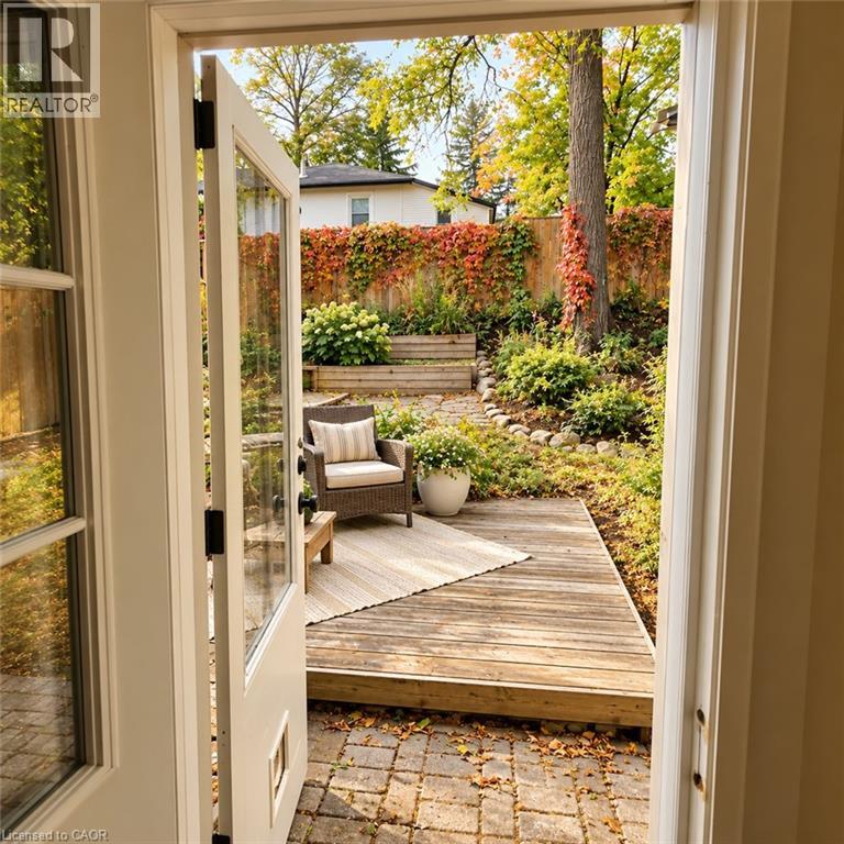 6 Dufferin Street Property Photo 25