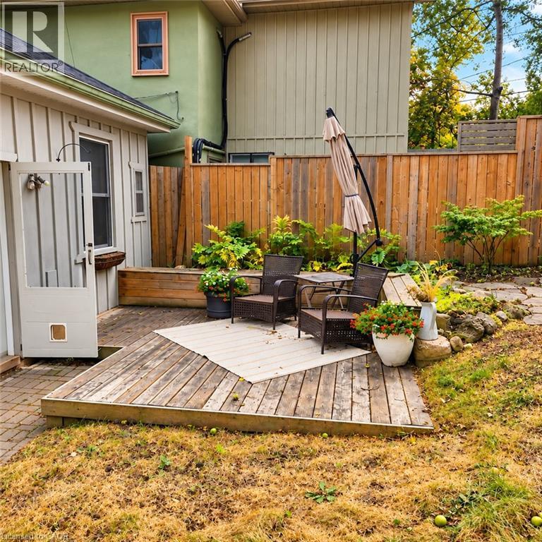 6 Dufferin Street Property Photo 30