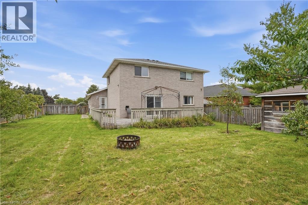 76 Madeira Crescent Property Photo 10