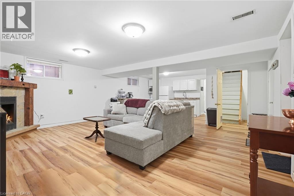 76 Madeira Crescent Property Photo 20