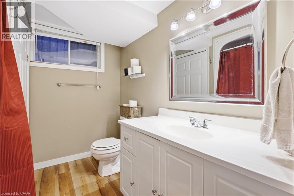 76 Madeira Crescent Property Photo 22