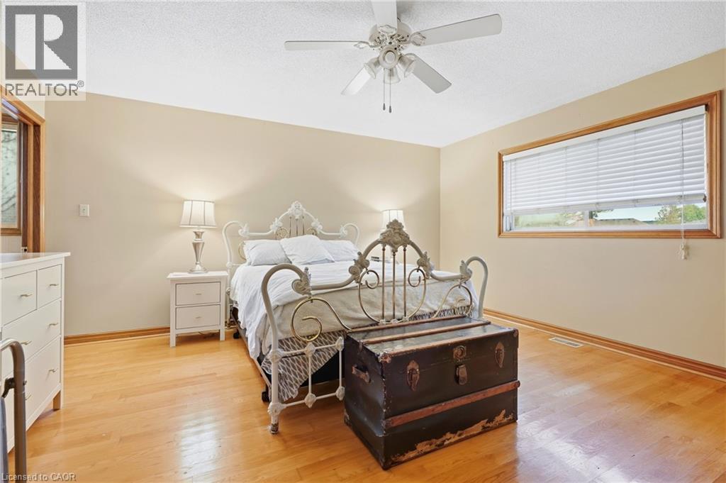 76 Madeira Crescent Property Photo 33