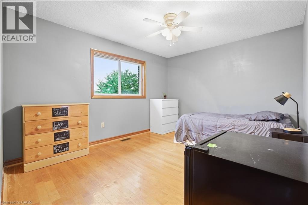 76 Madeira Crescent Property Photo 35