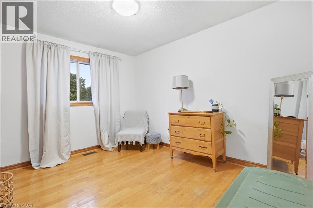 76 Madeira Crescent Property Photo 36