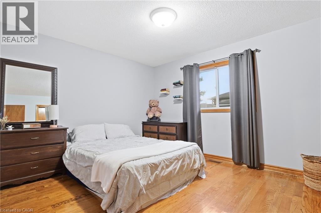 76 Madeira Crescent Property Photo 39