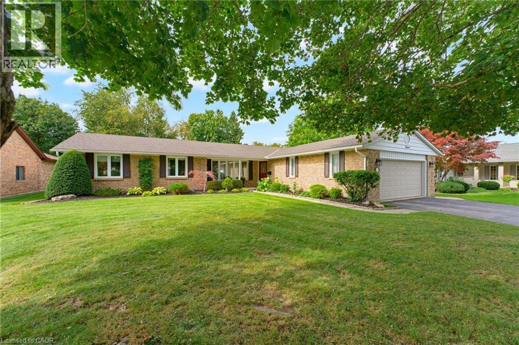 15 Mclaren Avenue N Property Photo 1