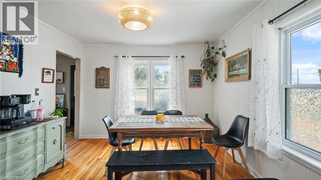509 Queensway W Property Photo 10