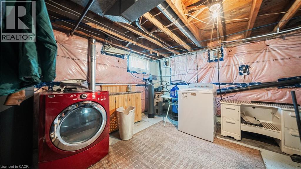 509 Queensway W Property Photo 26