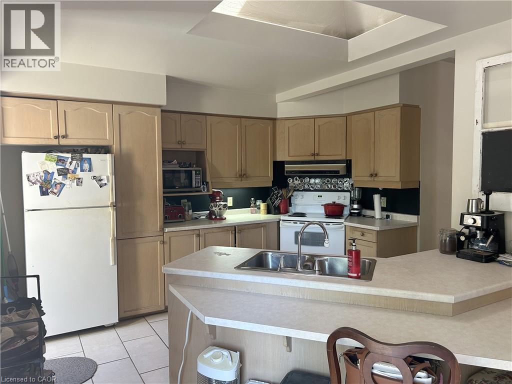 100 - 102 Stanley Street Property Photo 12