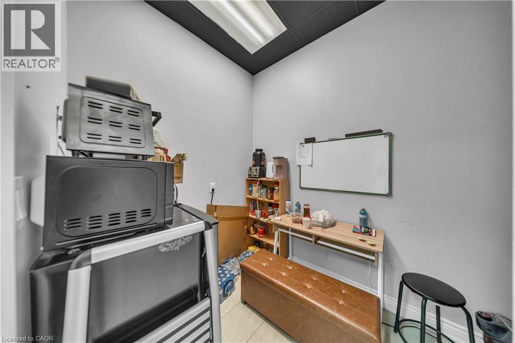 370 Eastbridge Boulevard Unit# B Property Photo 22