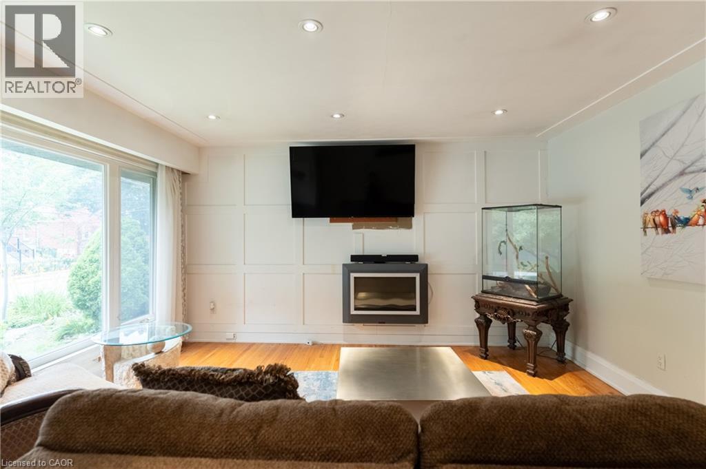 83 East 15th Street Property Photo 5