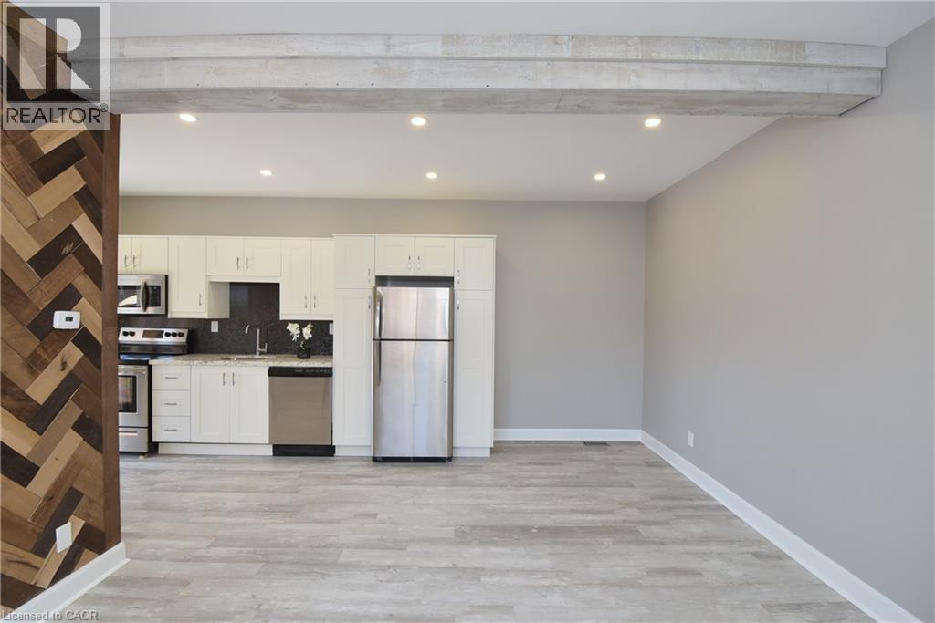 76 Burlington Street E Property Photo 8