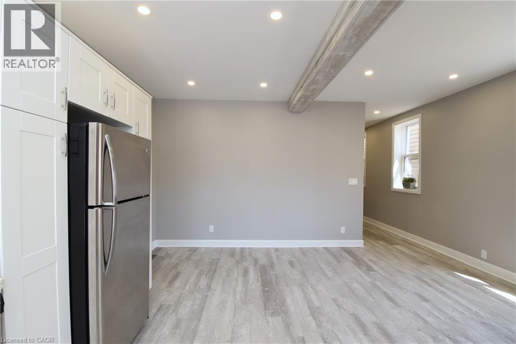 76 Burlington Street E Property Photo 9