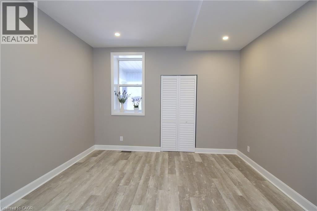 76 Burlington Street E Property Photo 13
