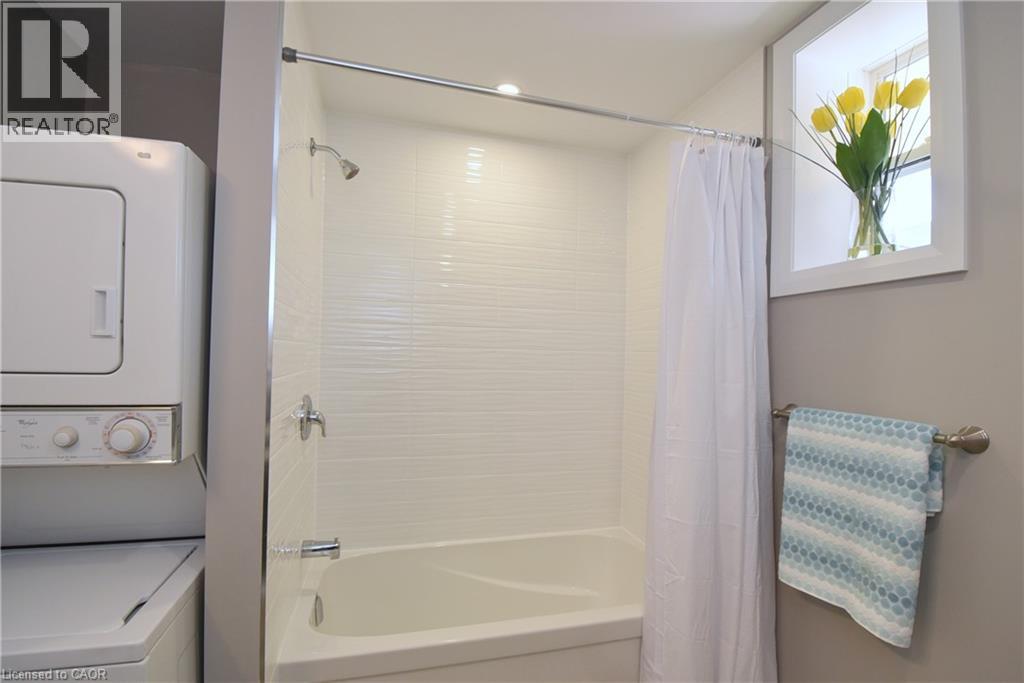 76 Burlington Street E Property Photo 17