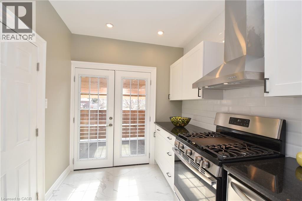 76 Burlington Street E Property Photo 21