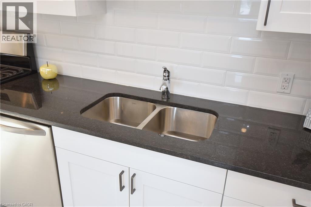 76 Burlington Street E Property Photo 23