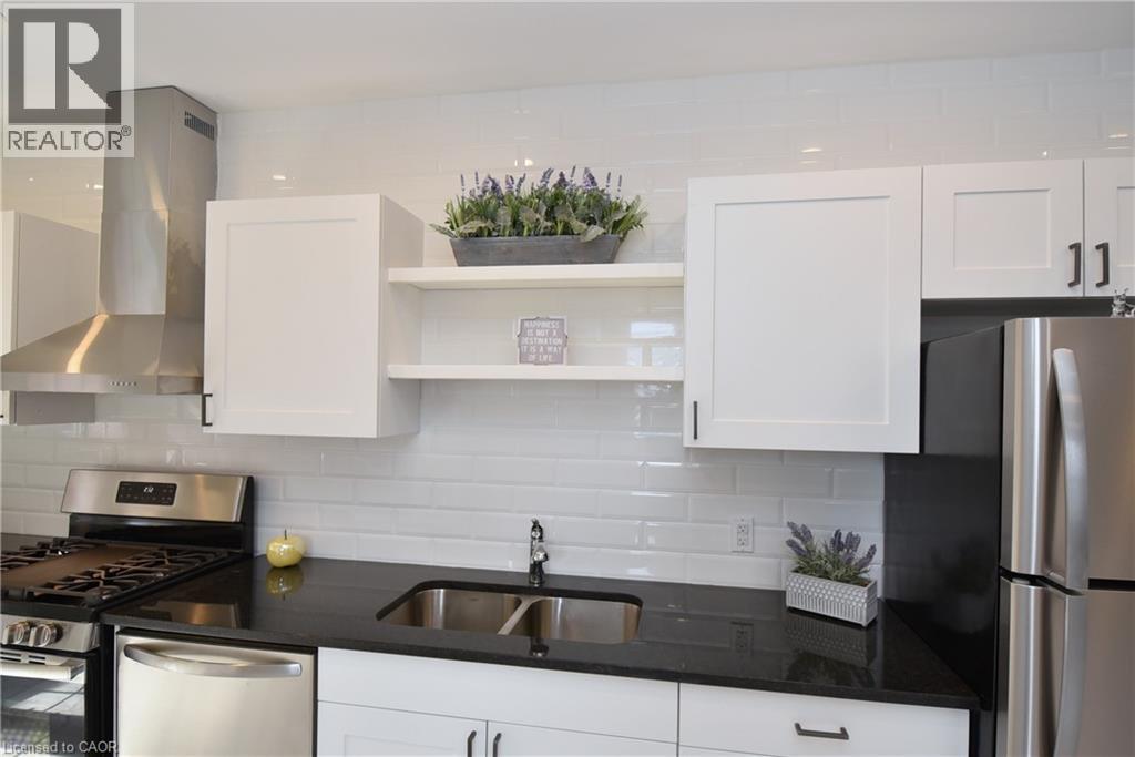 76 Burlington Street E Property Photo 24