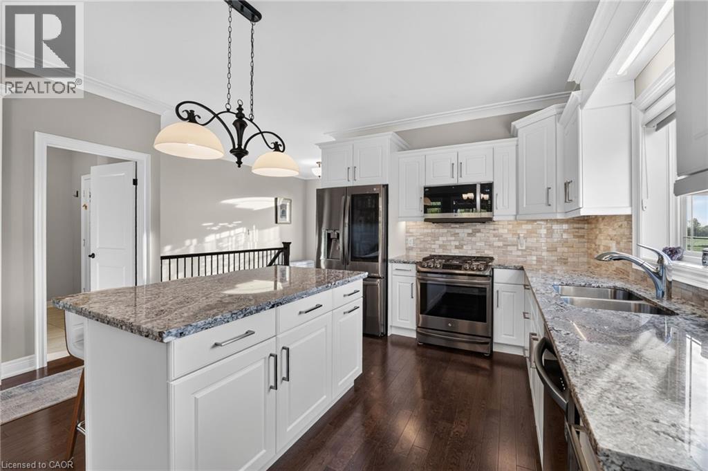 90 Lafayette Street E Property Photo 10