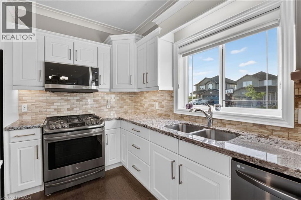 90 Lafayette Street E Property Photo 11