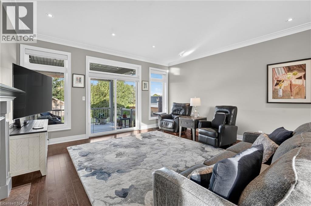 90 Lafayette Street E Property Photo 16