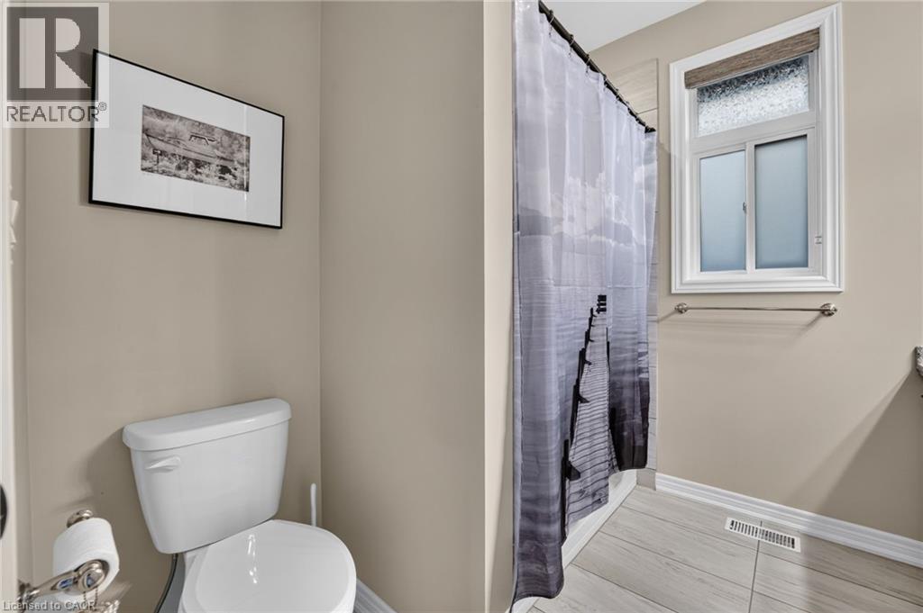 90 Lafayette Street E Property Photo 19