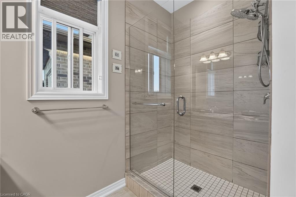 90 Lafayette Street E Property Photo 23