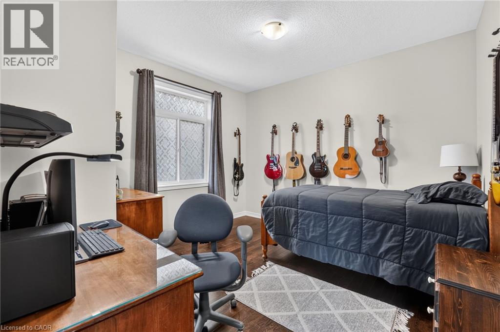 90 Lafayette Street E Property Photo 24