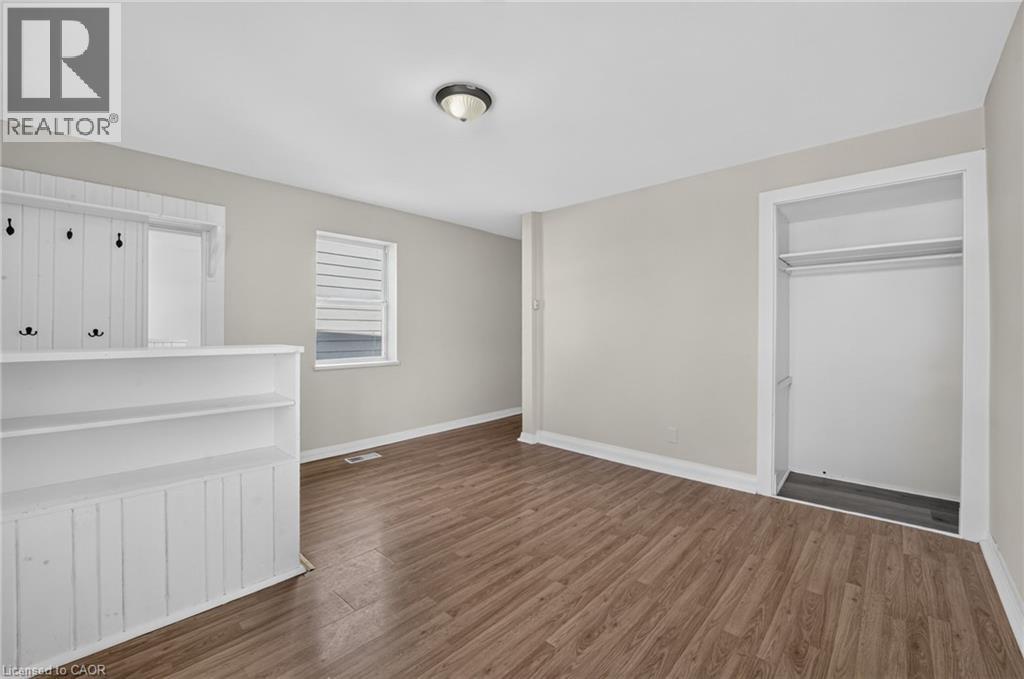 213-215 Maple Street Property Photo 9