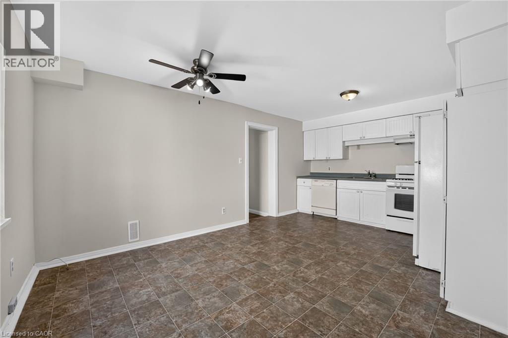 213-215 Maple Street Property Photo 10