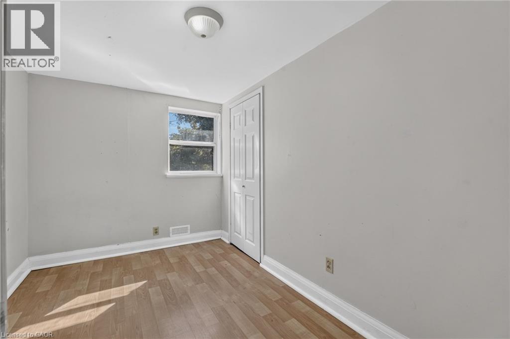 213-215 Maple Street Property Photo 25