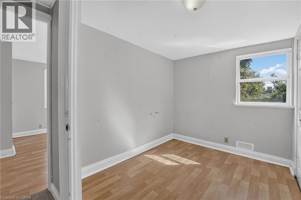 213-215 Maple Street Property Photo 26