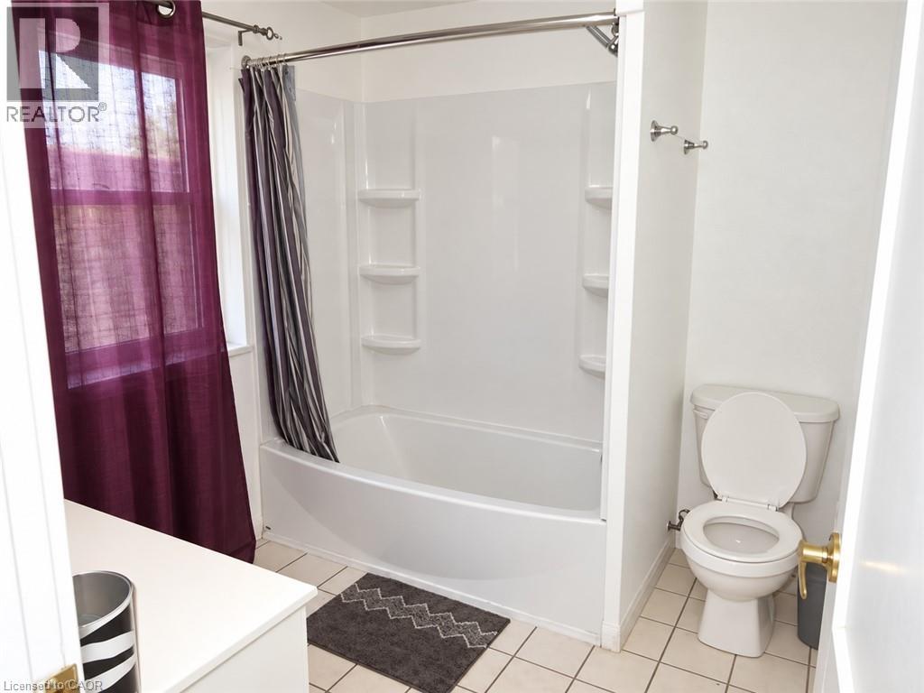 213-215 Maple Street Property Photo 39