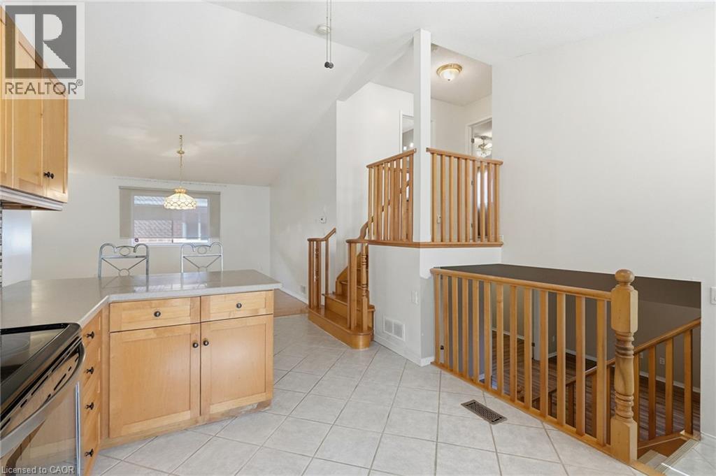 102 Cove Crescent Property Photo 12