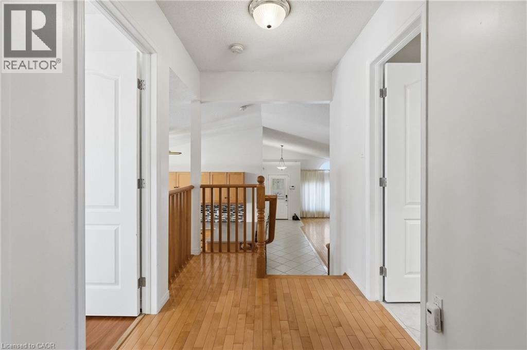 102 Cove Crescent Property Photo 18