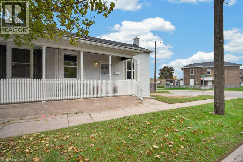 147 Pearl Street Property Photo 4