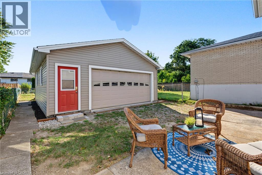 589 Mohawk Road W Property Photo 4