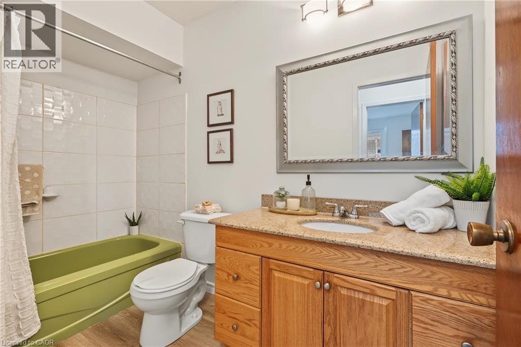 589 Mohawk Road W Property Photo 14