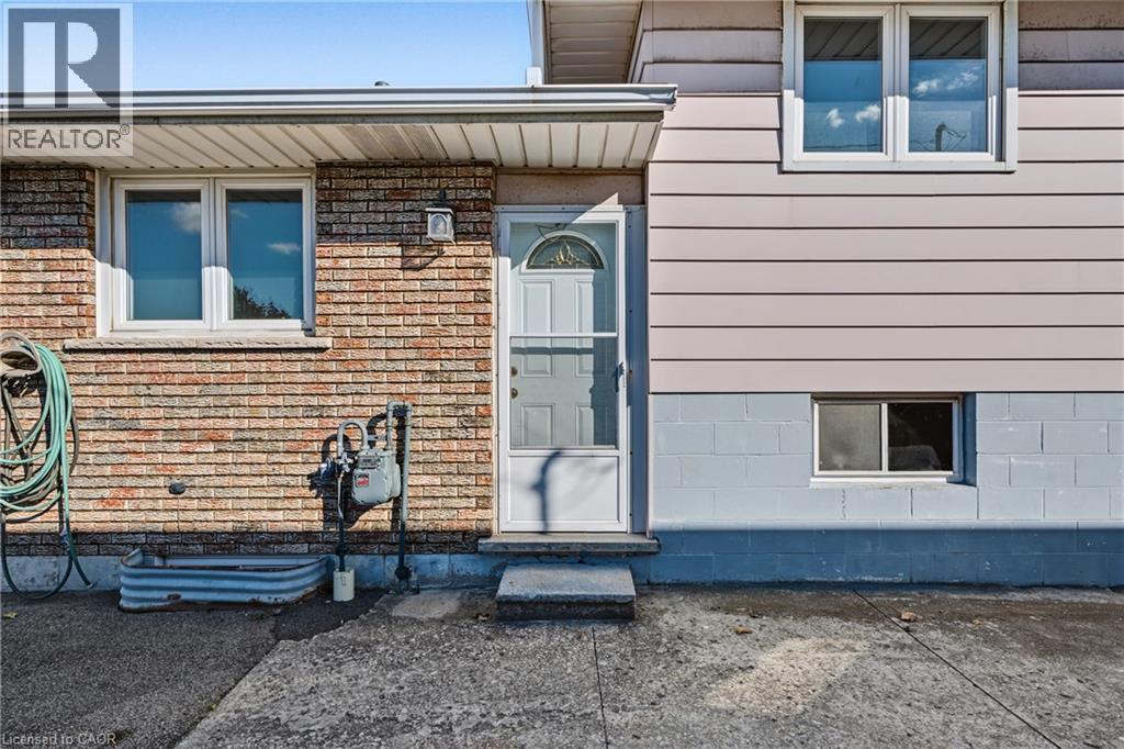 589 Mohawk Road W Property Photo 27