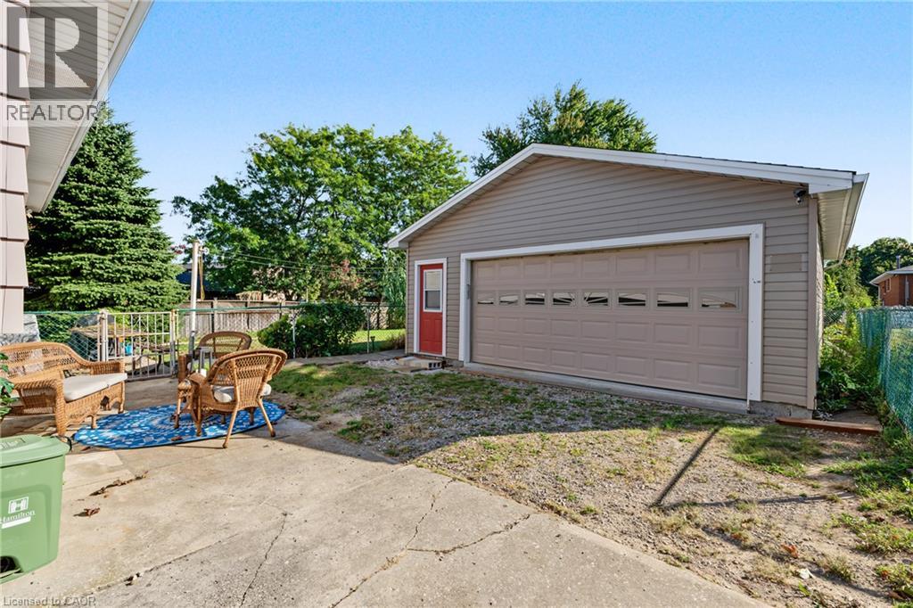 589 Mohawk Road W Property Photo 29