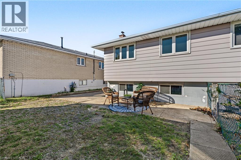589 Mohawk Road W Property Photo 30