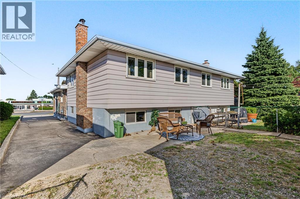 589 Mohawk Road W Property Photo 31
